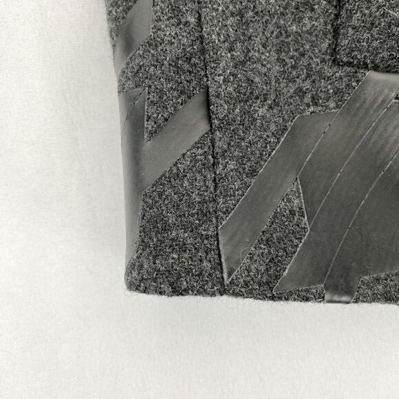 LAMB WOMEN'S GREY WOOL BLACK FAUX LEATHER GEO APPLIQUE BOMBER JACKET - 4 - Picture 10 of 11